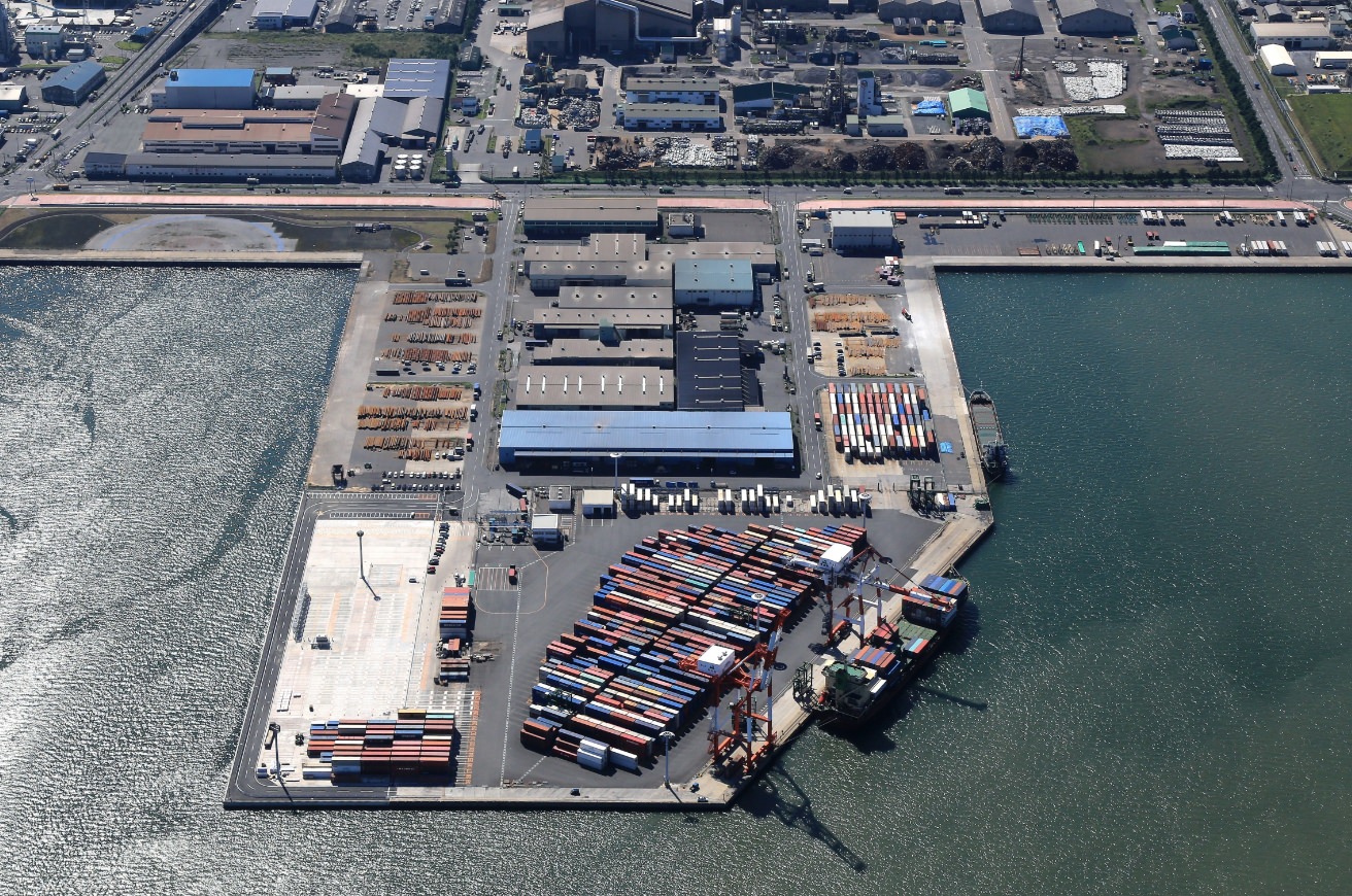 Expanded container terminal